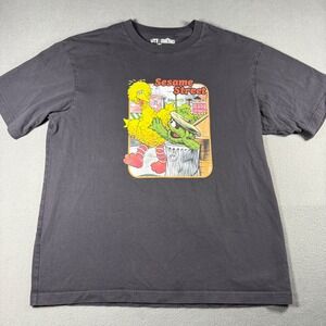 Uniqlo UT Sesame Street Mens Lrg Big Bird Oscar the Grouch Graphic T-Shirt Gray